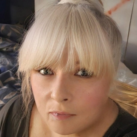 Meet your Posher, Wini - Picture 2 of 3